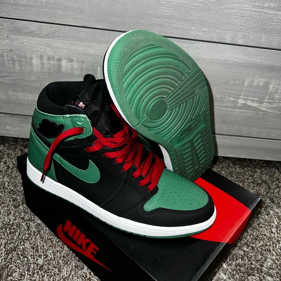 Men’s Retro 1’s - Picture 5 of 5